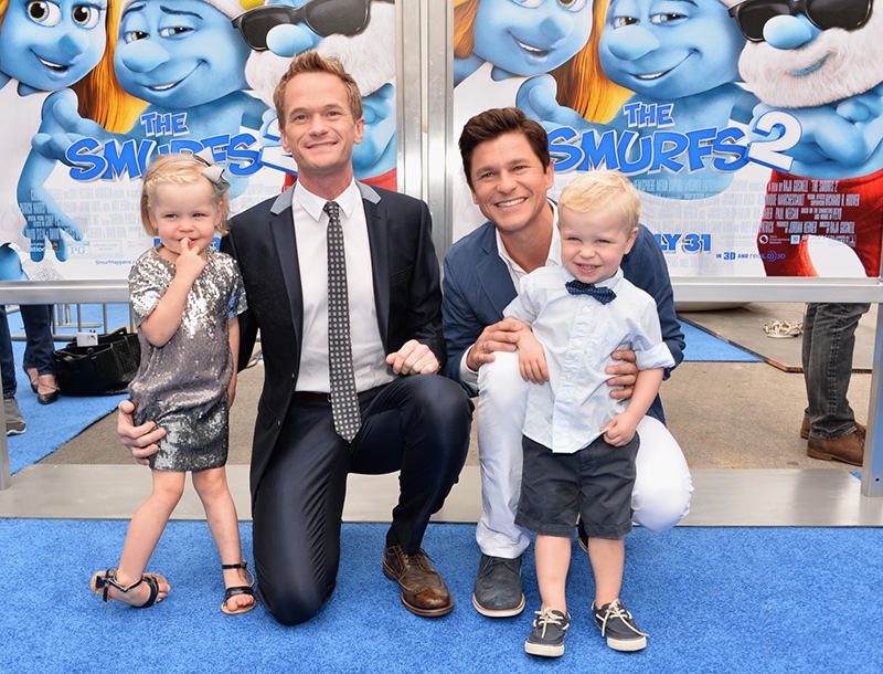 Τα δίδυμα του Neil Patrick Harris σου τραγουδούν τα κάλαντα Τα δίδυμα του Neil Patrick Harris σου τραγουδούν τα κάλαντα