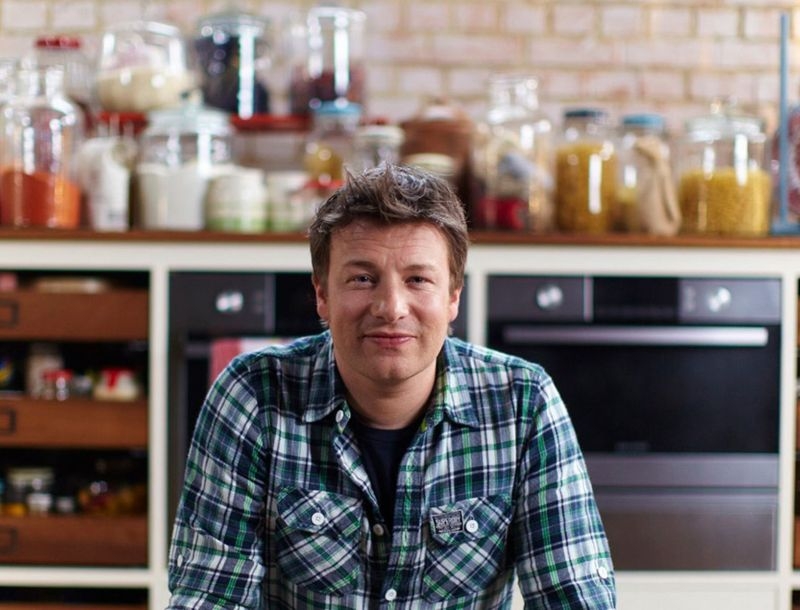 Δεν το λες και παιδαγωγικό! Ο Jamie Oliver τιμώρησε με... τσίλι την κόρη του! Δεν το λες και παιδαγωγικό! Ο Jamie Oliver τιμώρησε με... τσίλι την κόρη του!
