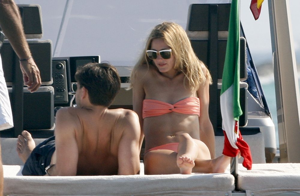 Η Olivia Palermo είναι fashion icon και με μαγιό Η Olivia Palermo είναι fashion icon και με μαγιό