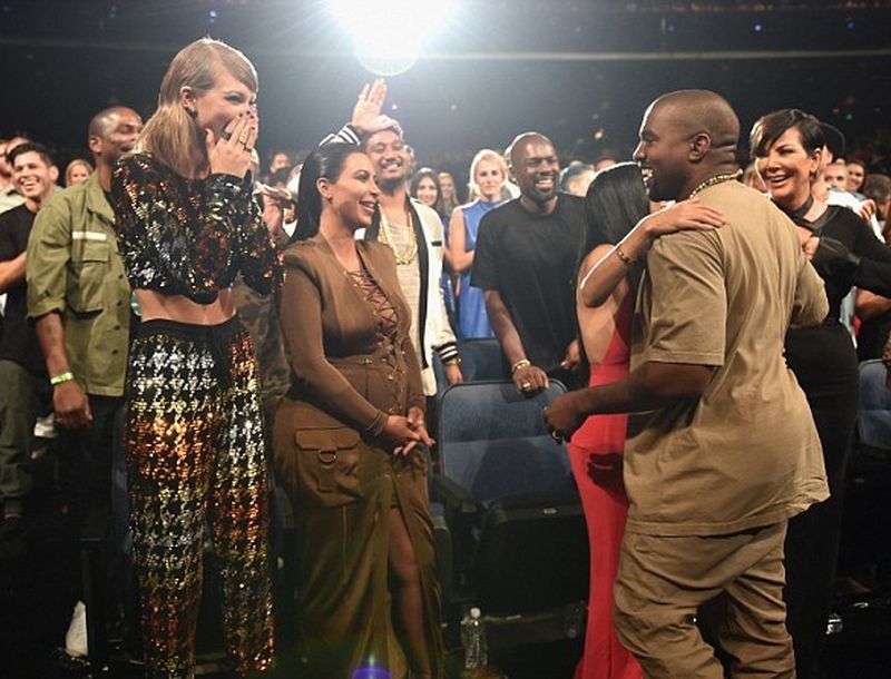Kanye West : Θέλει την Taylor Swift μαζί του στην Προεδρία των ΗΠΑ! Kanye West : Θέλει την Taylor Swift μαζί του στην Προεδρία των ΗΠΑ!