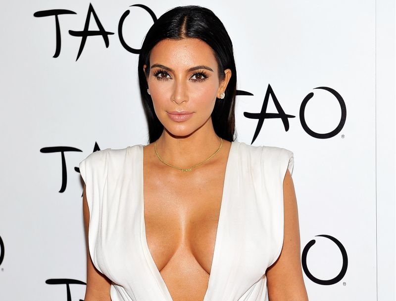 Το μπούστο της Kim Kardashian στην υπηρεσία του marketing Το μπούστο της Kim Kardashian στην υπηρεσία του marketing
