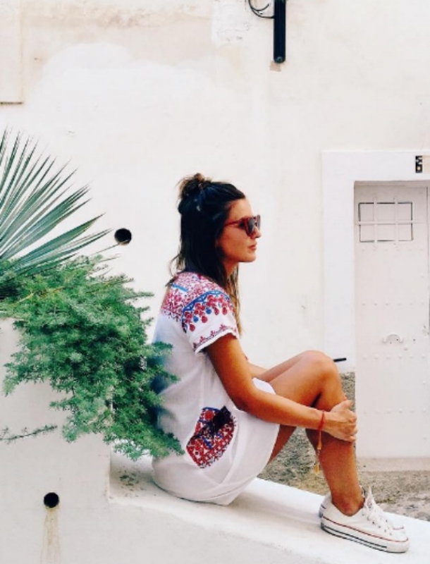 Street style: Tι να φορέσεις σημέρα στο νησί για να είσαι άνετη Street style: Tι να φορέσεις σημέρα στο νησί για να είσαι άνετη