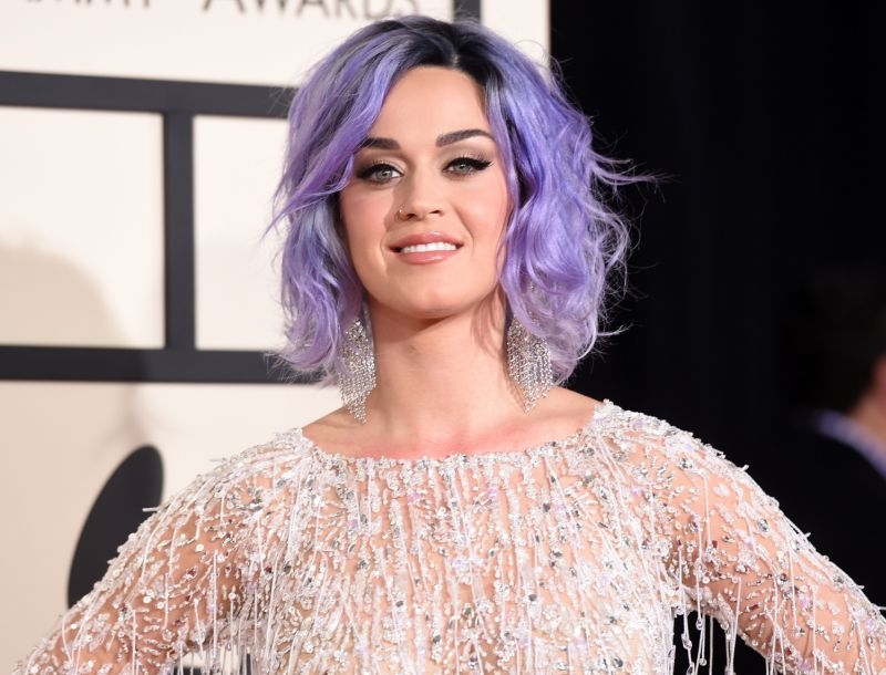 Katy Perry: Έκανε πεντικιούρ… μάτια για την γλωσσοφαγιά! Katy Perry: Έκανε πεντικιούρ… μάτια για την γλωσσοφαγιά!