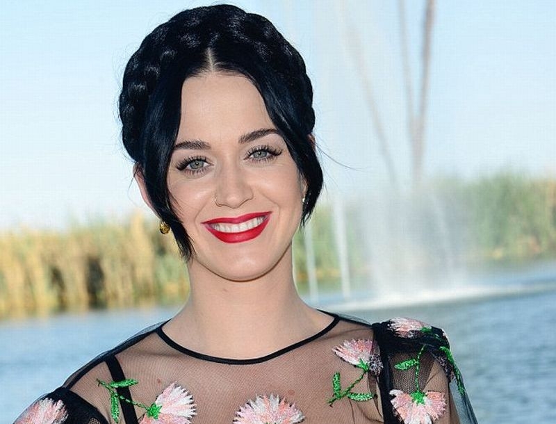 Katy Perry: Η see through εμφάνιση της στην Coachella Katy Perry: Η see through εμφάνιση της στην Coachella