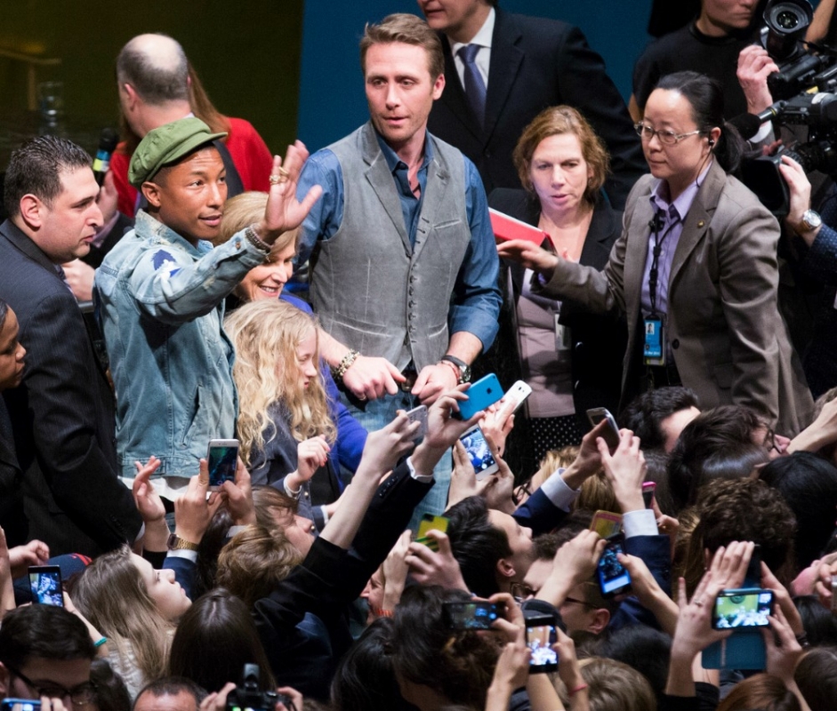 Pharrell Williams: Στη Νέα Υόρκη μιλάει για την Παγκόσμια Ημέρα της Eυτυχίας Pharrell Williams: Στη Νέα Υόρκη μιλάει για την Παγκόσμια Ημέρα της Eυτυχίας