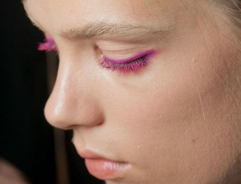 Ροζ eyeliner: Όλοι οι τρόποι να το συνδυάσεις Ροζ eyeliner: Όλοι οι τρόποι να το συνδυάσεις