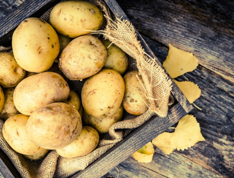 Cook tip: Πως να καθαρίσεις τις πατάτες στο λεπτό Cook tip: Πως να καθαρίσεις τις πατάτες στο λεπτό