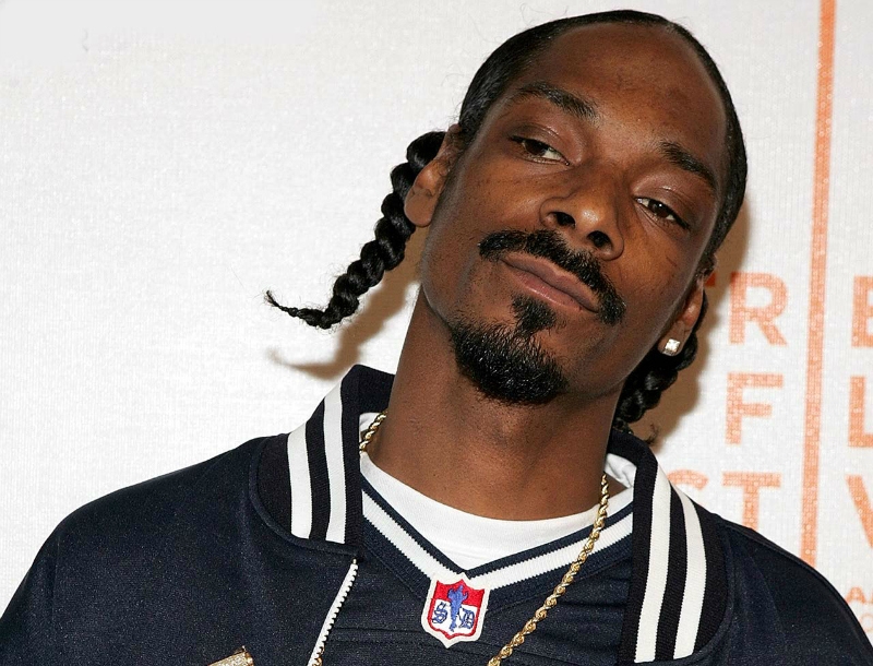 Ένας νεκρός από πυροβολισμούς έξω από το pre- Grammy party: Ο Snoop Dogg ήταν μέσα στο club Ένας νεκρός από πυροβολισμούς έξω από το pre- Grammy party: Ο Snoop Dogg ήταν μέσα στο club