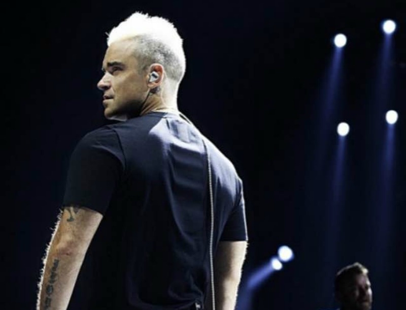 Robbie Williams: Όταν σάρωσε τη σκηνή Robbie Williams: Όταν σάρωσε τη σκηνή