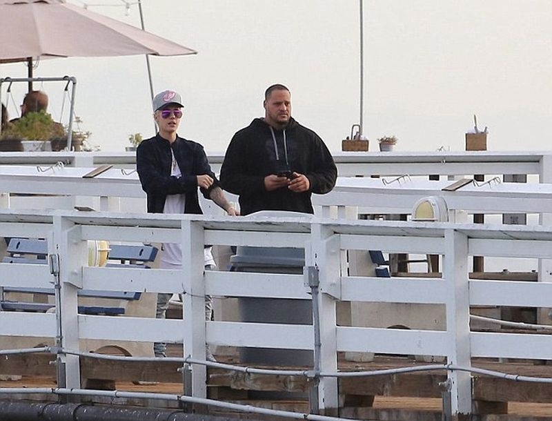 Το... έριξε στον διαλογισμό ο Justin Bieber; Το... έριξε στον διαλογισμό ο Justin Bieber;