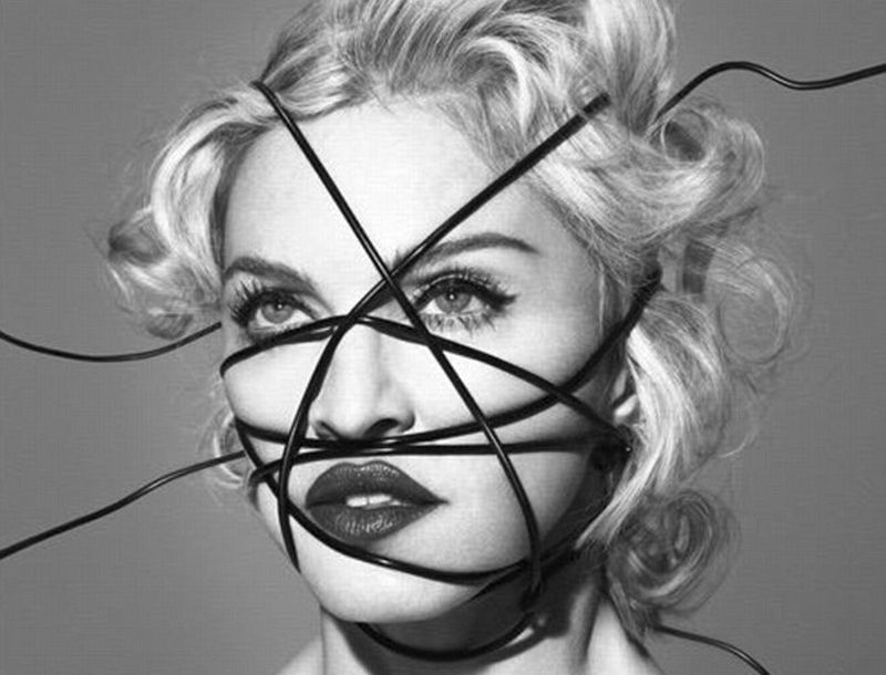 Η Madonna εκμεταλλεύεται την επίθεση στο Παρίσι για την αυτοπροβολή της; Η Madonna εκμεταλλεύεται την επίθεση στο Παρίσι για την αυτοπροβολή της;