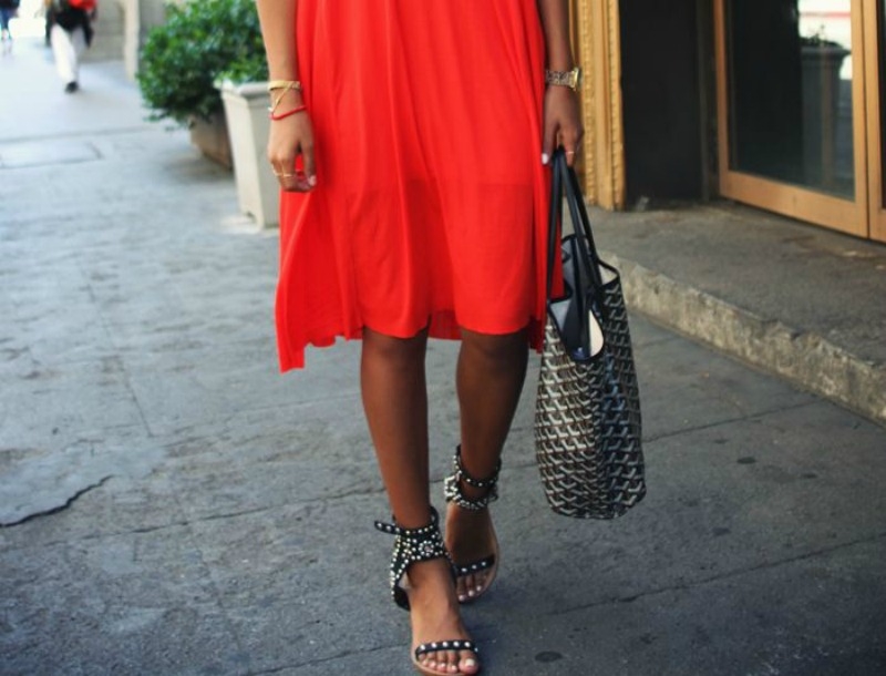 3 stylish τρόποι να φορέσεις το κατακόκκινο φόρεμα 3 stylish τρόποι να φορέσεις το κατακόκκινο φόρεμα