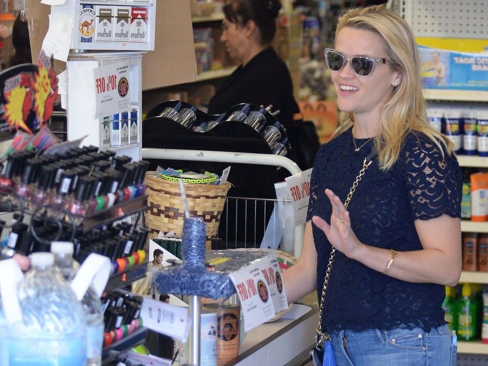 Reese Witherspoon: Ψωνίζει από τα… φτηνά! Reese Witherspoon: Ψωνίζει από τα… φτηνά!