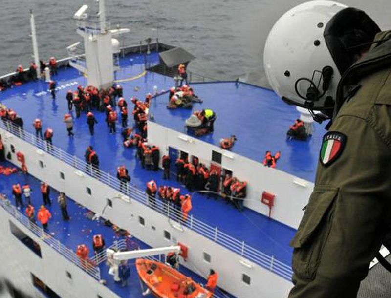 Τα ονόματα των 95 διασωθέντων από το Norman Atlantic Τα ονόματα των 95 διασωθέντων από το Norman Atlantic