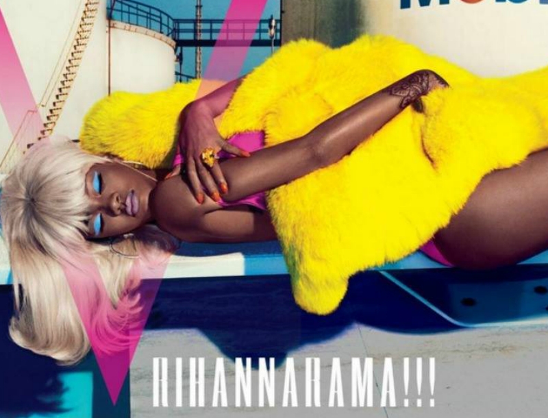 Rihanna: Ξανθιά και topless στην πιο sexy φωτογράφισή της Rihanna: Ξανθιά και topless στην πιο sexy φωτογράφισή της