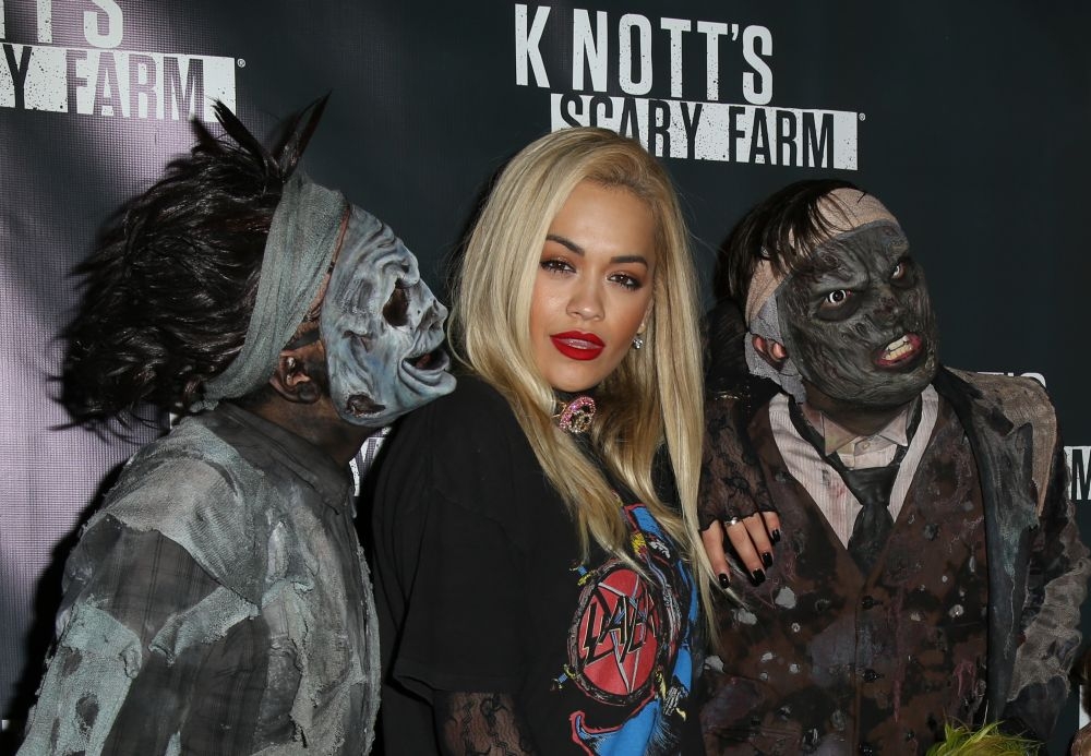 Η πεντάμορφη Rita Ora και τα… τέρατα! Η πεντάμορφη Rita Ora και τα… τέρατα!