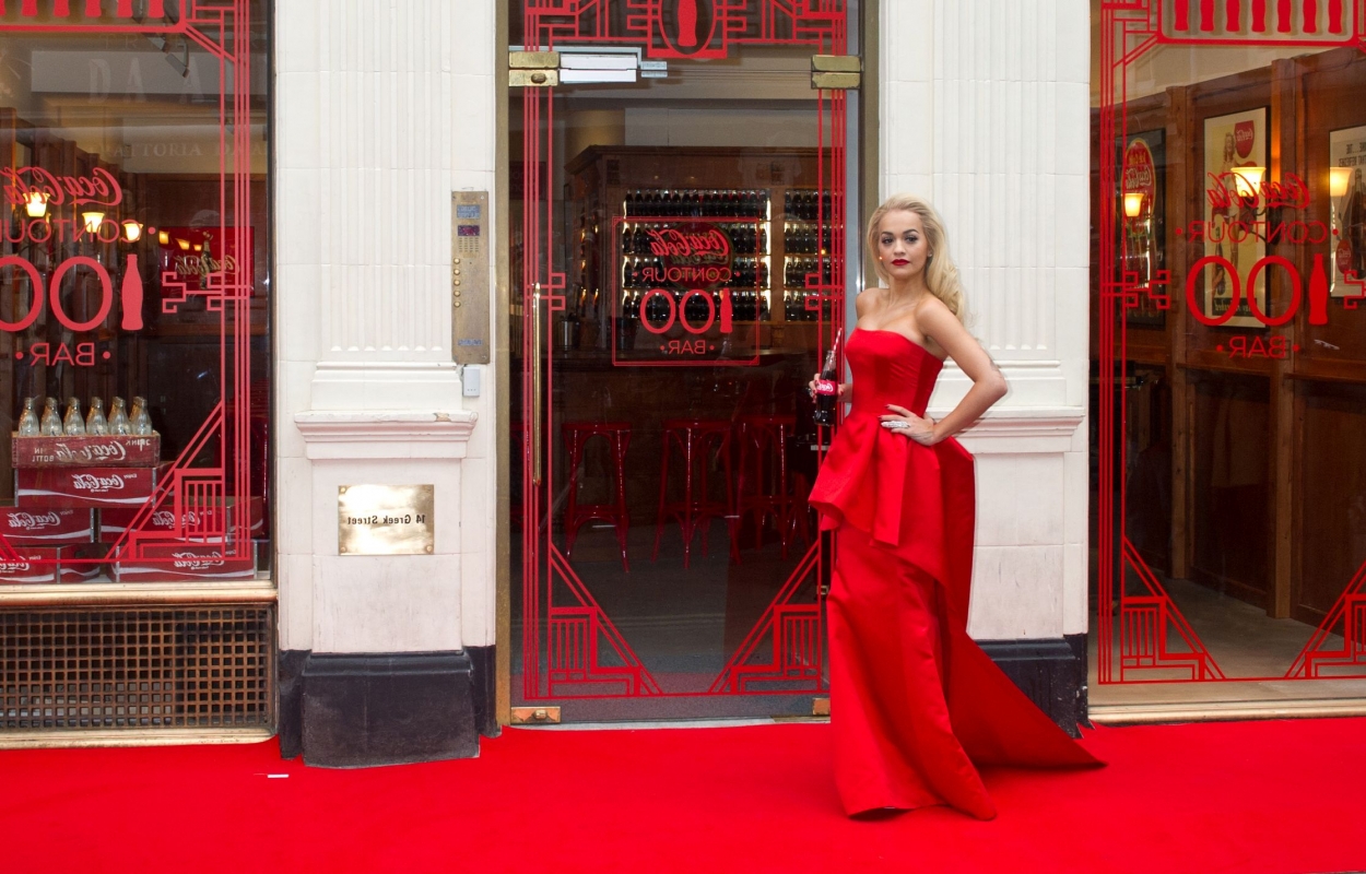 Rita Ora: Lady in Red σε εκδήλωση Rita Ora: Lady in Red σε εκδήλωση