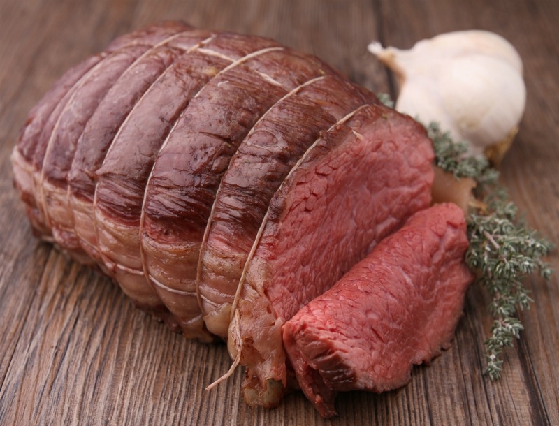Λαχταριστός πειρασμός πριν τη Σαρακοστή: Roast Beef Λαχταριστός πειρασμός πριν τη Σαρακοστή: Roast Beef