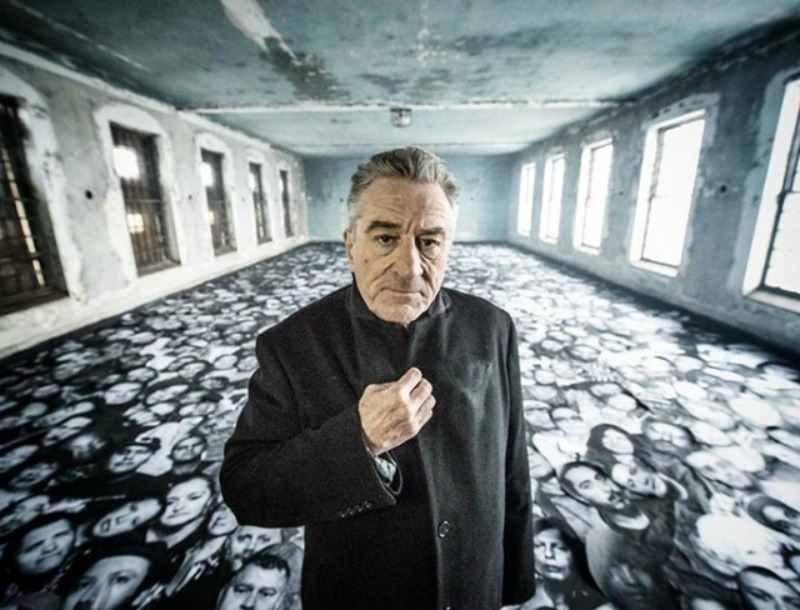 Εllis: Kυκλοφόρησε η ταινία μικρού μήκους του Robert DeNiro για τους μετανάστες με ελληνικούς υποτίτλους Εllis: Kυκλοφόρησε η ταινία μικρού μήκους του Robert DeNiro για τους μετανάστες με ελληνικούς υποτίτλους