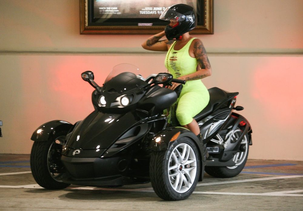 Amber Rose που πας έτσι; Amber Rose που πας έτσι;
