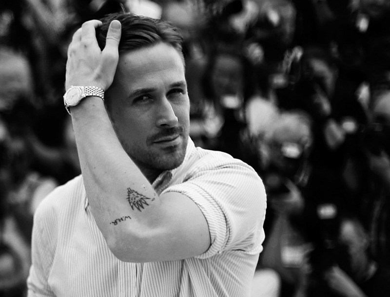 Ο Ryan Gosling με αχτένιστα μαλλιά και μουστάκι! Ο Ryan Gosling με αχτένιστα μαλλιά και μουστάκι!