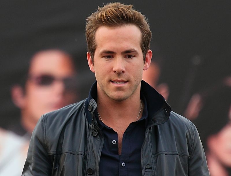 Ryan Reynolds: Τον χτύπησε παπαράτσι με το αυτοκίνητο του! Ryan Reynolds: Τον χτύπησε παπαράτσι με το αυτοκίνητο του!