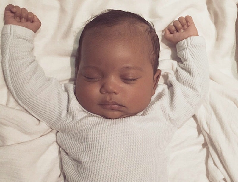 Saint West : Γλύκας! Η πρώτη φωτογραφία του Saint West στα social media