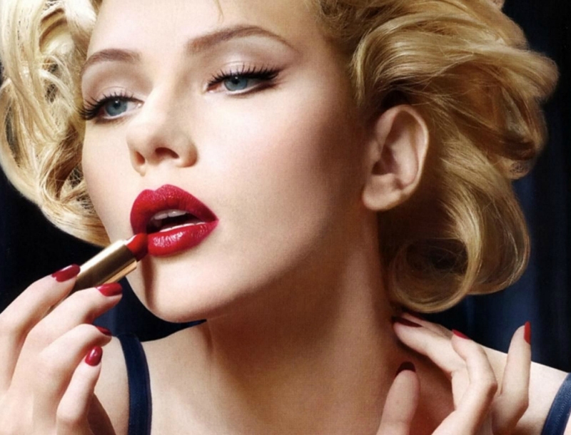 Scarlett Johansson: Αποκαλύπτει γιατί χώρισε με τον Ryan Reynolds Scarlett Johansson: Αποκαλύπτει γιατί χώρισε με τον Ryan Reynolds
