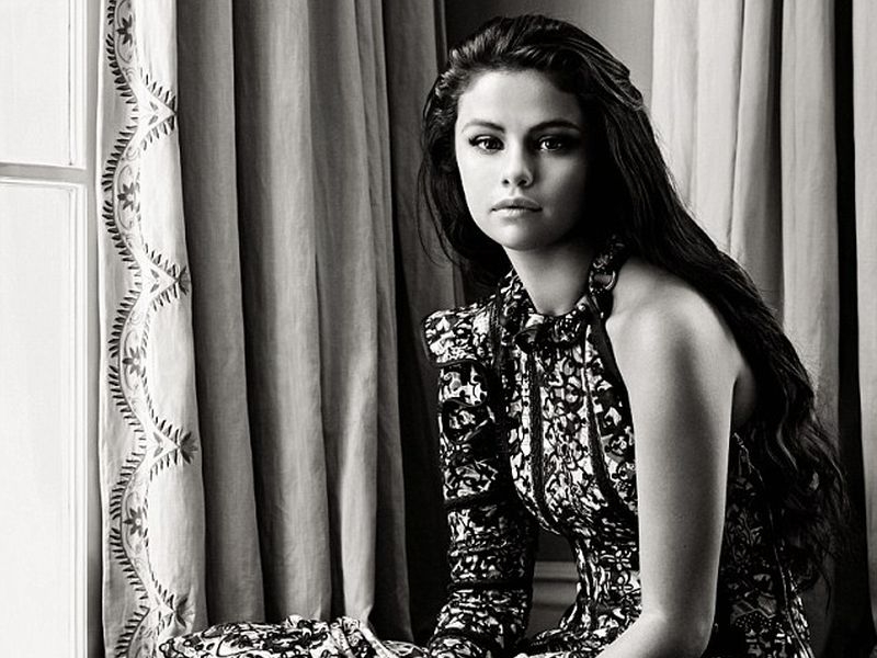 Selena Gomez : Αγαπώ ακόμη τον Justin Bieber Selena Gomez : Αγαπώ ακόμη τον Justin Bieber