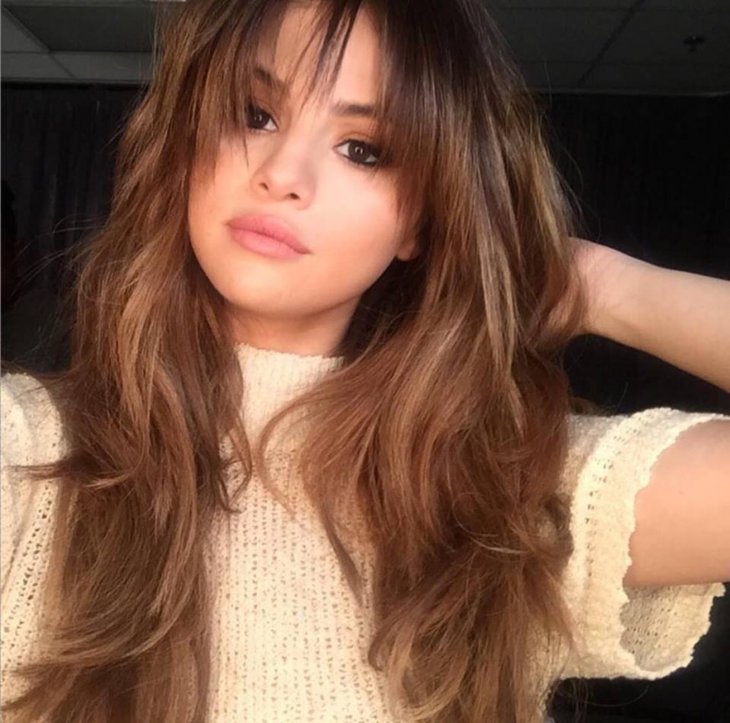 Η Selena Gomez μας δείχνει το νέο της hairstyle (μας έχει τρελάνει!)