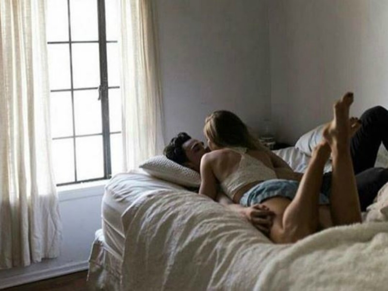 Sex και σχέσεις: 5 τρόποι να του δείξεις τι σου αρέσει στο κρεβάτι Sex και σχέσεις: 5 τρόποι να του δείξεις τι σου αρέσει στο κρεβάτι