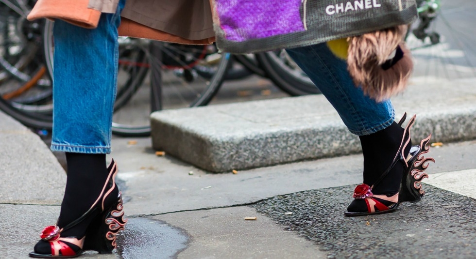 Jeans n Shoes: Tι παπούτσι θα φορέσεις ανάλογα με τον τύπο του jean σου Jeans n Shoes: Tι παπούτσι θα φορέσεις ανάλογα με τον τύπο του jean σου