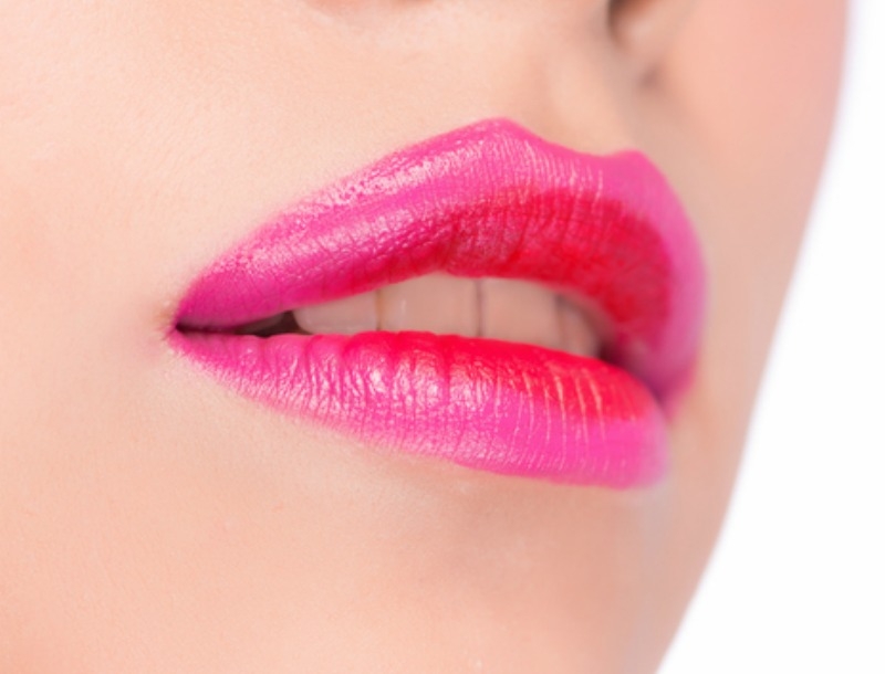 Two toned lips: Ένα trend για τις τολμηρές! Πώς θα το κάνεις κι εσύ Two toned lips: Ένα trend για τις τολμηρές! Πώς θα το κάνεις κι εσύ