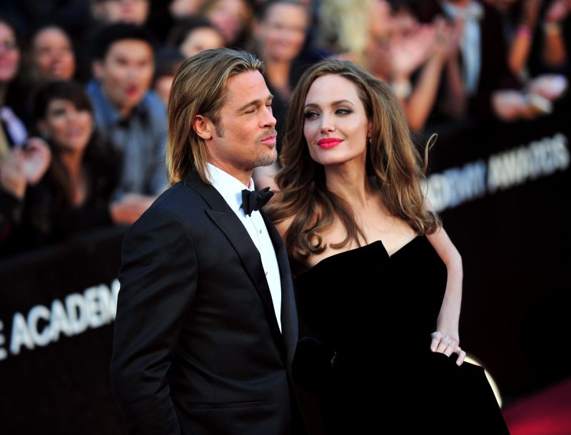 H Angelina προσπαθεί να πείσει τον Brad Pitt να παίξει στη νέα της ταινία H Angelina προσπαθεί να πείσει τον Brad Pitt να παίξει στη νέα της ταινία