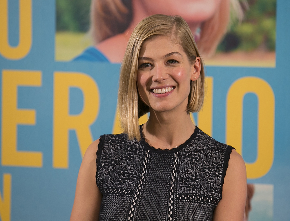 Rosamund Pike: Εντυπωσιακή 5 μήνες μετά τη γέννηση του παιδιού της Rosamund Pike: Εντυπωσιακή 5 μήνες μετά τη γέννηση του παιδιού της