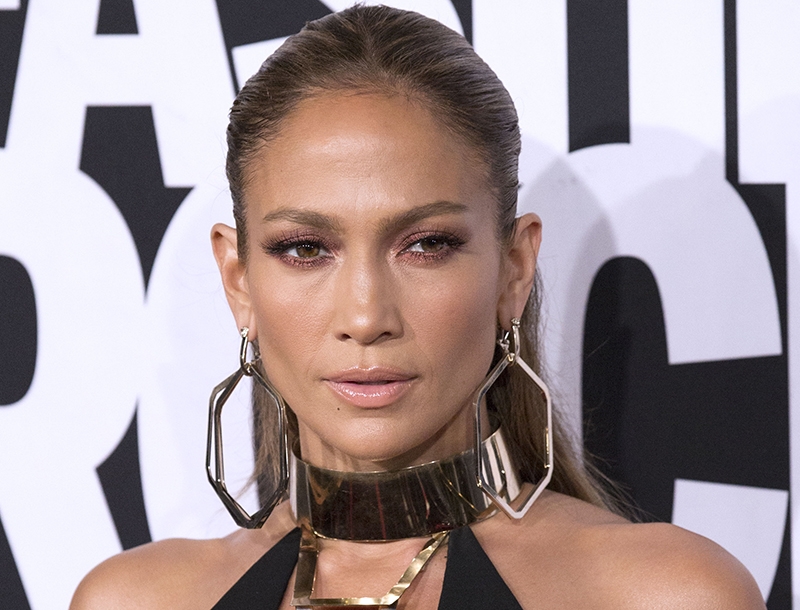 H 45άρα JLo ποζάρει με μπικίνι στο Instagram H 45άρα JLo ποζάρει με μπικίνι στο Instagram
