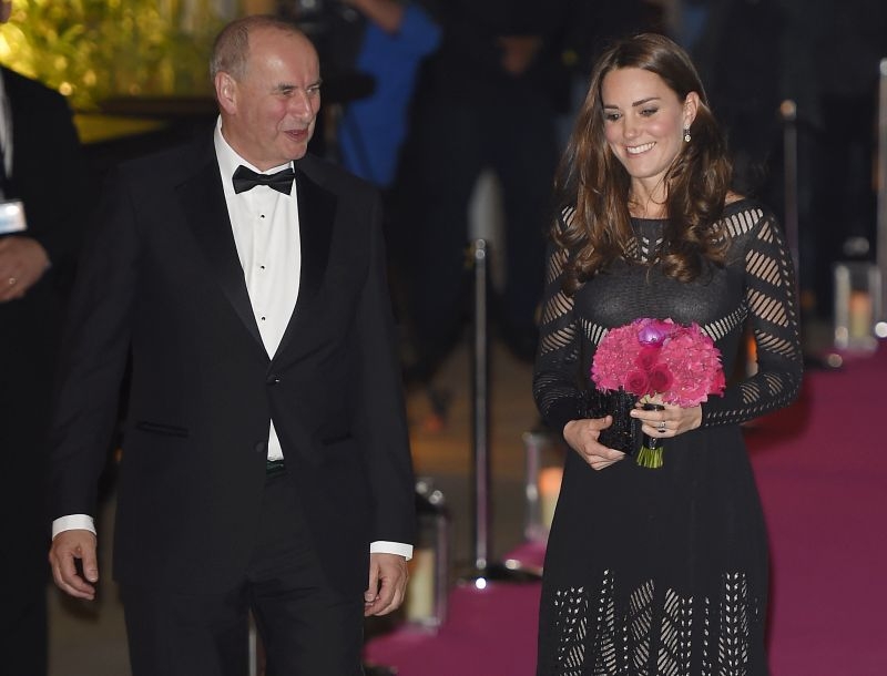 Η πιο sexy Kate Middleton που είδαμε ως σήμερα! Πόσο κανει το φουστάνι της; Η πιο sexy Kate Middleton που είδαμε ως σήμερα! Πόσο κανει το φουστάνι της;