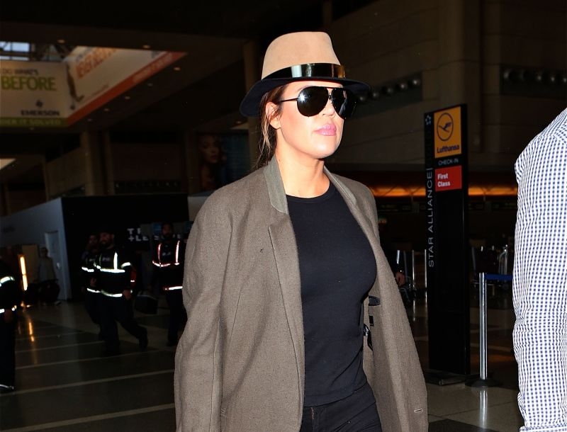 H hipster εμφάνιση της Khloe Kardashian H hipster εμφάνιση της Khloe Kardashian