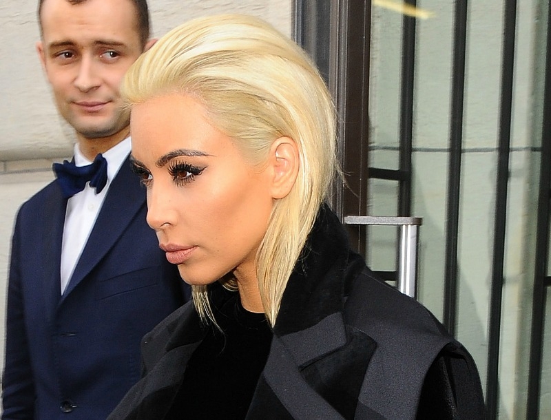 Kim Kardashian: Βάψ'τα και εσύ ξανθά (tips και προϊόντα) Kim Kardashian: Βάψ'τα και εσύ ξανθά (tips και προϊόντα)