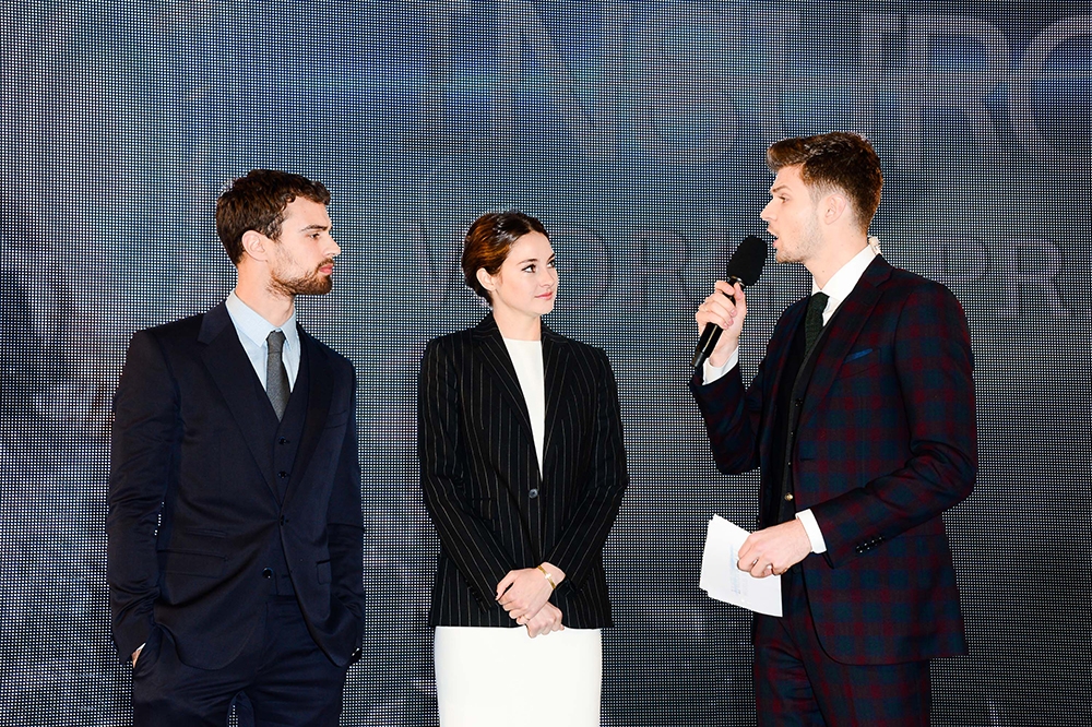 Theo James- Shailene Woodley: Στην πρεμιέρα του Insurgent Theo James- Shailene Woodley: Στην πρεμιέρα του Insurgent