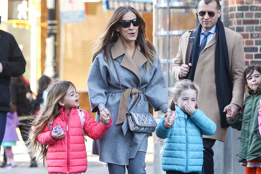 Sarah Jessica Parker: Πάει τα κορίτσια της στο σχολείο στιλάτη Sarah Jessica Parker: Πάει τα κορίτσια της στο σχολείο στιλάτη