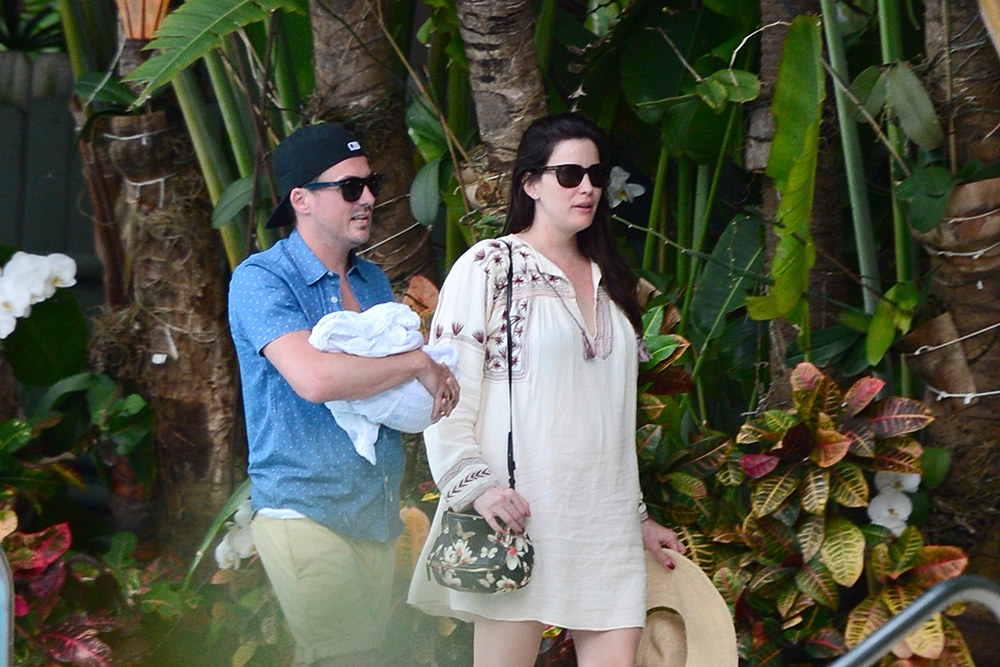 Liv Tyler: Οι πρώτες διακοπές με το νεογέννητο μωράκι της Liv Tyler: Οι πρώτες διακοπές με το νεογέννητο μωράκι της