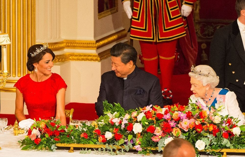 Kate Middleton μας αρέσει πολύ το στιλ σου! Kate Middleton μας αρέσει πολύ το στιλ σου!