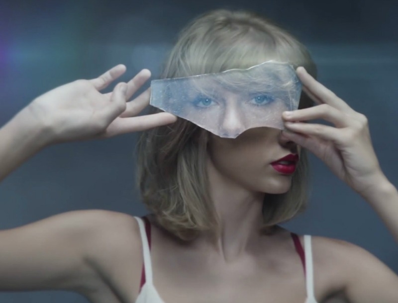 Η Taylor Swift τρελαίνει τα social media με το video του Style! (Και χωρίς γυμνό) Η Taylor Swift τρελαίνει τα social media με το video του Style! (Και χωρίς γυμνό)
