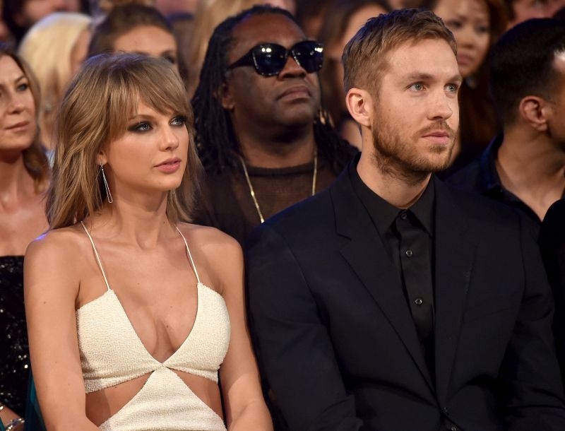 Taylor Swift : Ένα ροζ σκάνδαλο η αιτία που χώρισε τον Calvin Harris Taylor Swift : Ένα ροζ σκάνδαλο η αιτία που χώρισε τον Calvin Harris