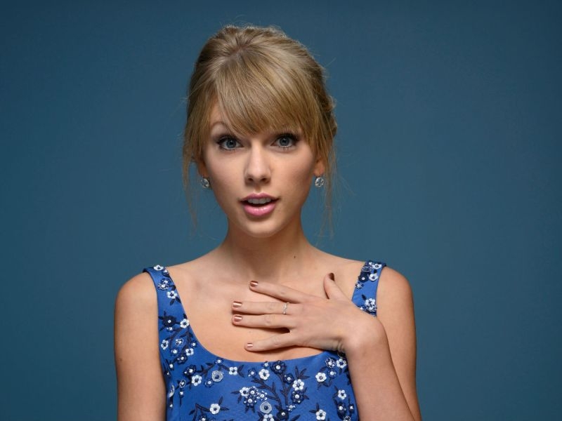 Taylor Swift: Με αυτόν τον άντρα απατάει τον Tom Hiddleston! Taylor Swift: Με αυτόν τον άντρα απατάει τον Tom Hiddleston!