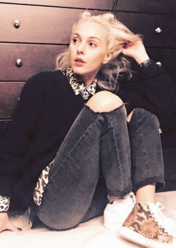 Street style : H Τάμτα μέσα στις γιορτές δοκιμάζει το πιο cozy και comfy look Street style : H Τάμτα μέσα στις γιορτές δοκιμάζει το πιο cozy και comfy look