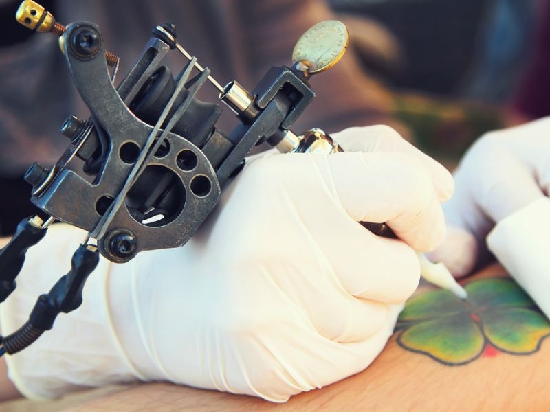 Τattoo roulette: Εσύ τολμάς να επιλέξεις στην τύχη τι tattoo θα κάνεις; Τattoo roulette: Εσύ τολμάς να επιλέξεις στην τύχη τι tattoo θα κάνεις;