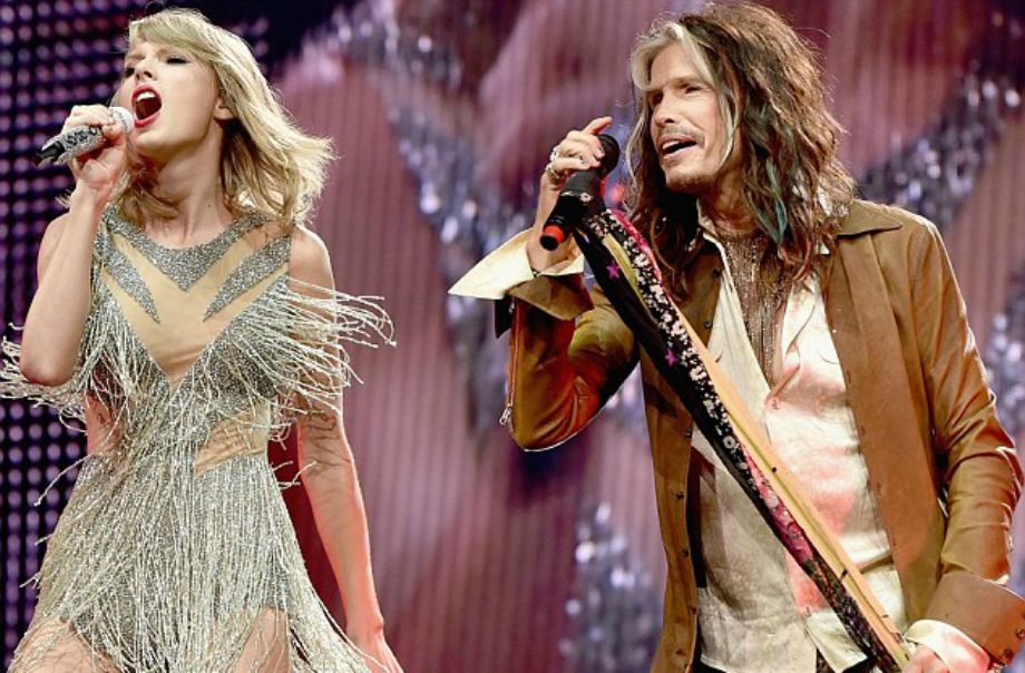 Αυτό θα ήθελα να το δω και εγώ! Η Taylor Swift μαζί με τον Steven Tyler μαζί στη σκηνή! Αυτό θα ήθελα να το δω και εγώ! Η Taylor Swift μαζί με τον Steven Tyler μαζί στη σκηνή!