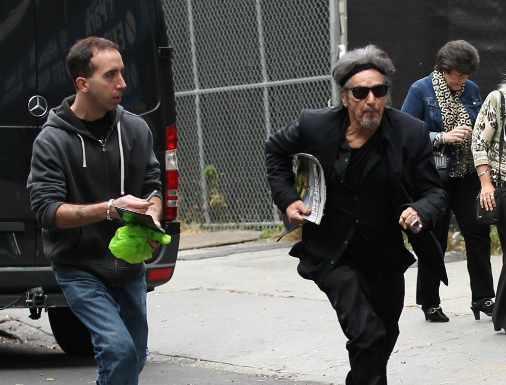 Al Pacino: Τρέχει για να ξεφύγει από θαυμαστή Al Pacino: Τρέχει για να ξεφύγει από θαυμαστή
